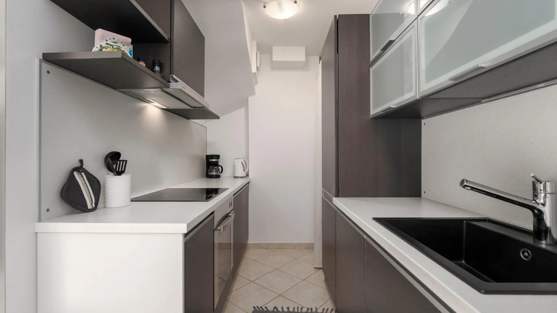 Degrassi Square Apartments (Adults Only) Vrsar 0*,